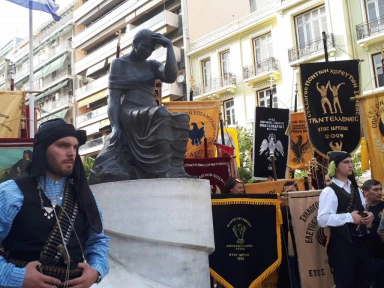 Θεσσαλονίκη: Ημέρα μνήμης για τη Γενοκτονία των Ποντίων – Η Τουρκία δεν αναγνωρίζει το έγκλημα (βίντεο)